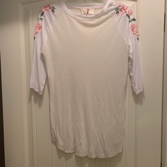 Boho Jane raglan T-shirt w embroidery on sleeves - Picture 1 of 6